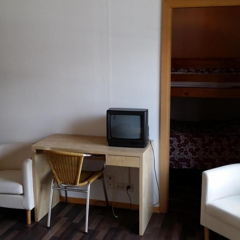 Hotel Restaurant Walliser Sonne - Familienzimmer mit Balkon (2 Erwachsene + 2 Kinder) - 2