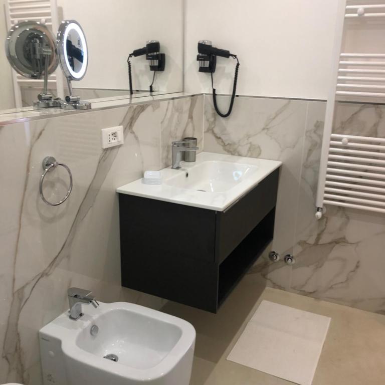 Art Atelier Risorgimento Guest House - Deluxe Vierbettzimmer - 15
