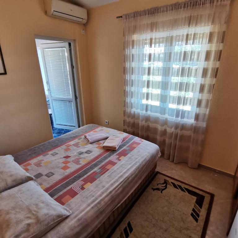 Apartments Abramovic - Standardna Dvokrevetna Soba s Bračnim Krevetom - 5