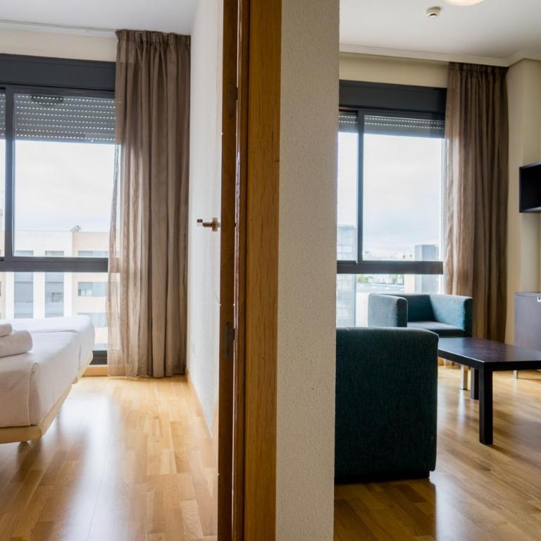 Compostela Suites - Suite Familiar (4 adultos) - 3