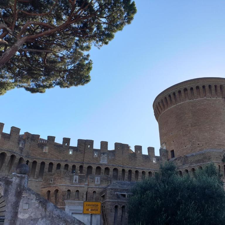 Trilocale Lido di Roma - Appartamento con 2 Camere da Letto - 36