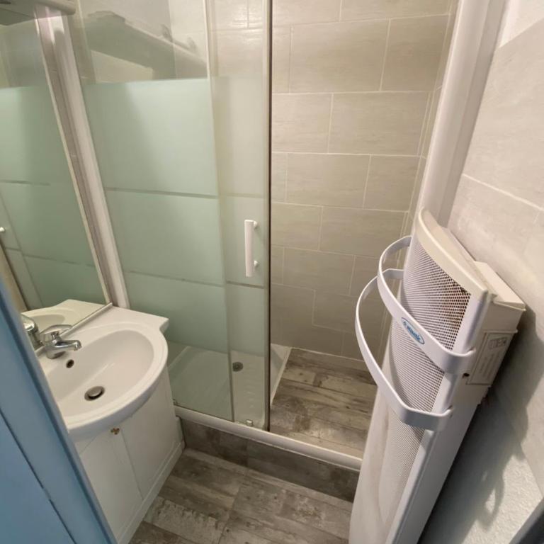 Spacieux studio sur le port de hyeres - Studio Apartment - 6