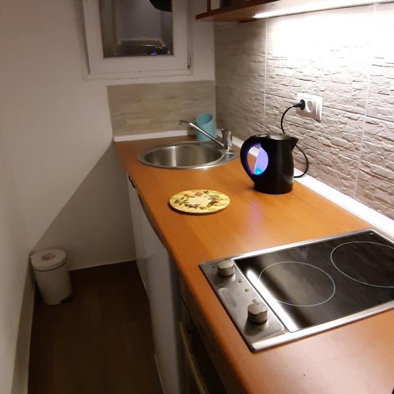 Azzurro Studio Apartment - Apartment - 9