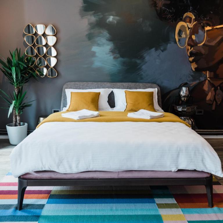 Square 19-Boutique rooms - Deluks Dvokrevetna Soba sa Bračnim Krevetom - 1
