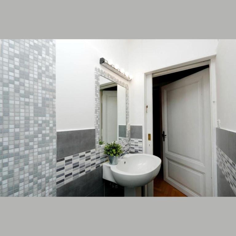 Trastevere Apartment for Family & Friends with separate Living Room - AC & WiFi - Appartamento con 2 Camere da Letto - 13