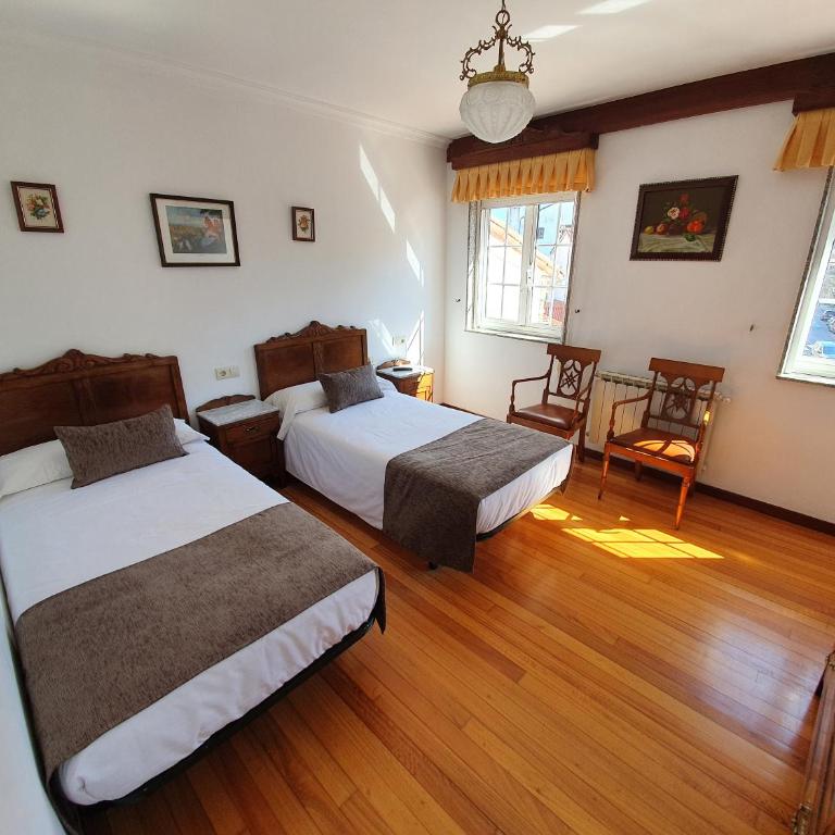 Hostal Giadás - Habitación Doble Estándar - 2 camas - 5
