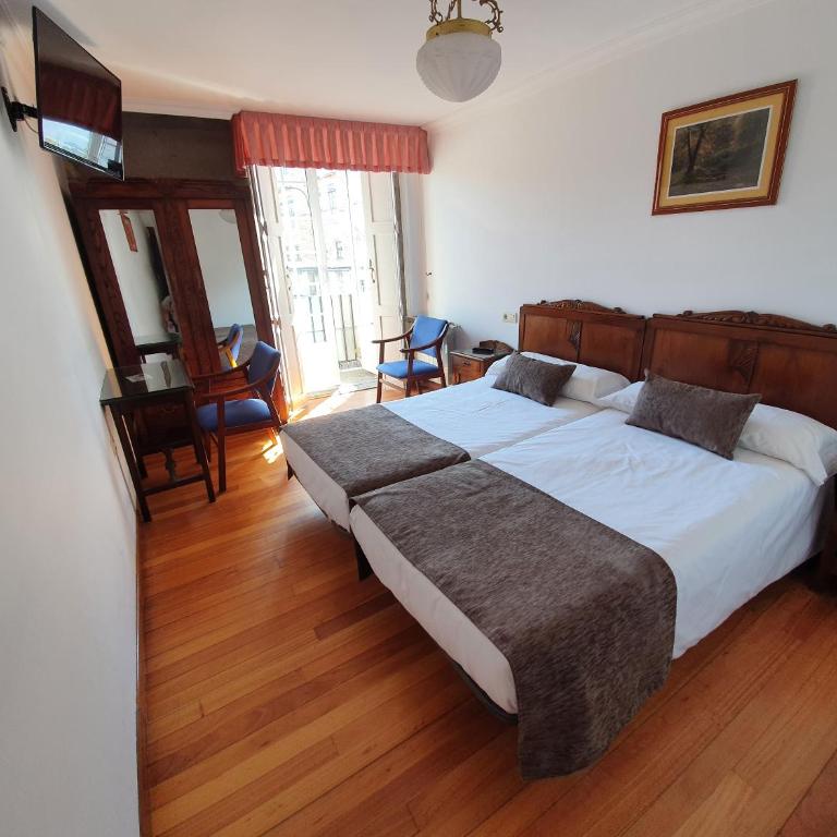 Hostal Giadás - Habitación Doble Estándar - 2 camas - 7