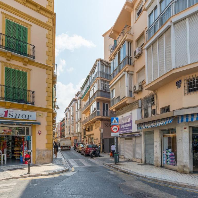 Duplex Cienfuegos II & old town by ELE Apartments - Three-Bedroom Apartment - 21