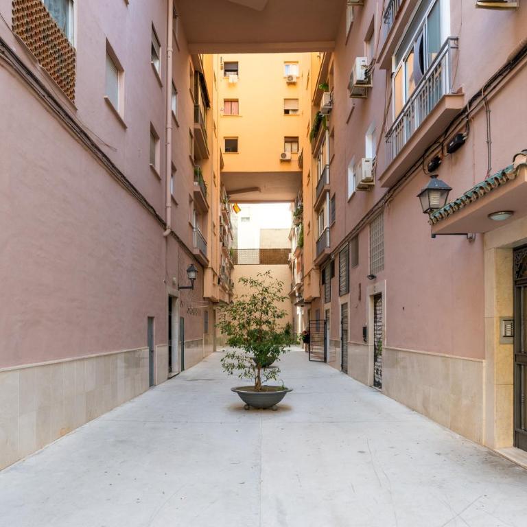 Duplex Cienfuegos II & old town by ELE Apartments - Three-Bedroom Apartment - 23