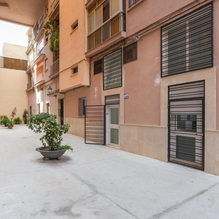 Duplex Cienfuegos II & old town by ELE Apartments - Three-Bedroom Apartment - 24