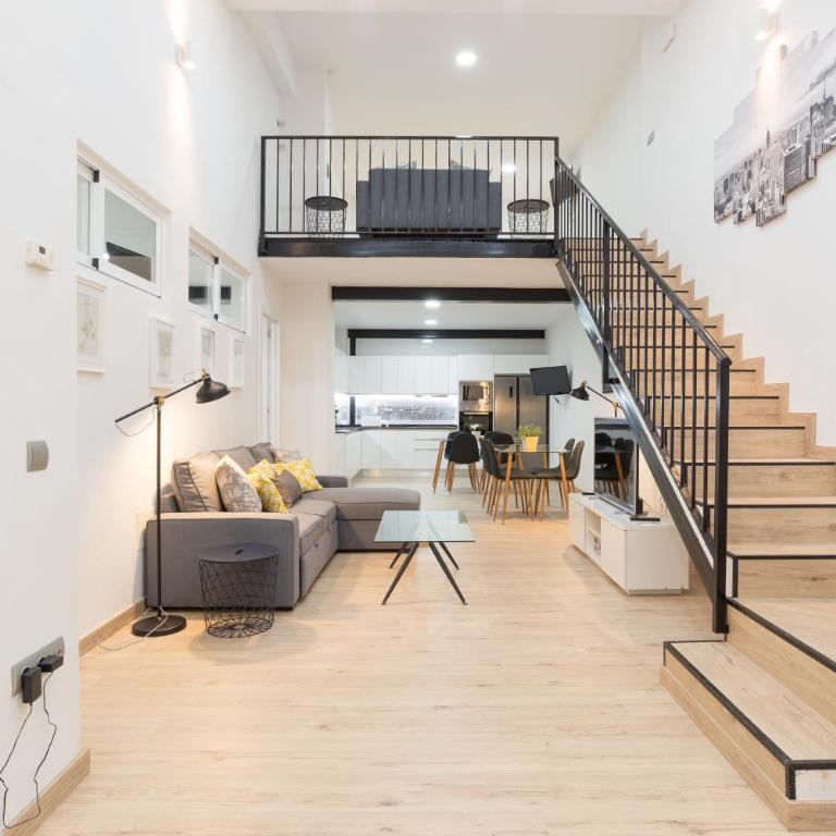 Duplex Cienfuegos II & old town by ELE Apartments - Three-Bedroom Apartment - 2