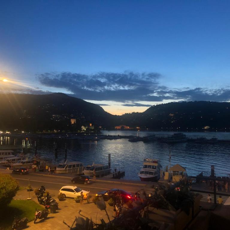 Piazza Cavour - Luxury Lake View Apartment - Appartamento con Vista Lago - 2