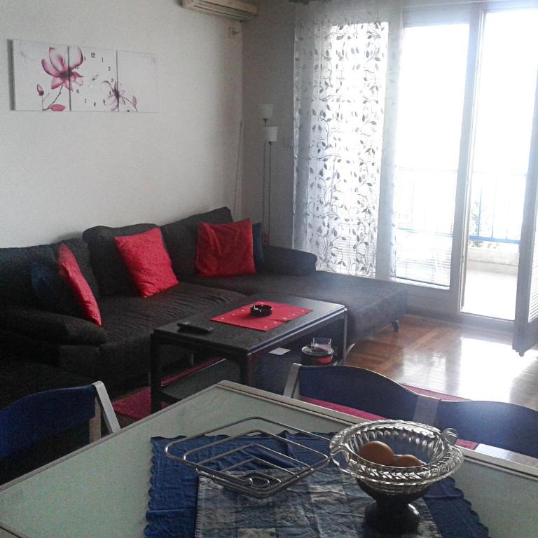 Belvedere Apartments - Two-Bedroom Apartment with Balcony and Sea View - 16
