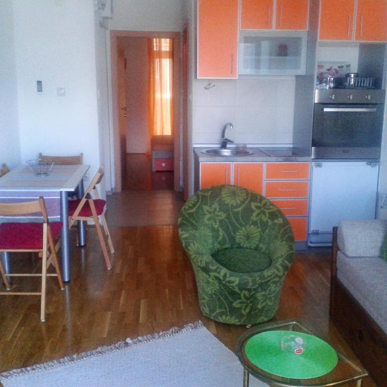 Belvedere Apartments - One-Bedroom Apartment with Balcony and Sea View - 18
