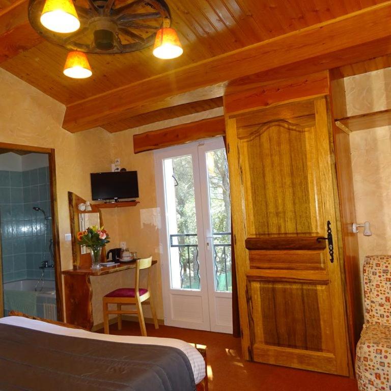 AU BOIS FLEURI Les Chambres d'Hôtes - Chambre Triple Confort - 4