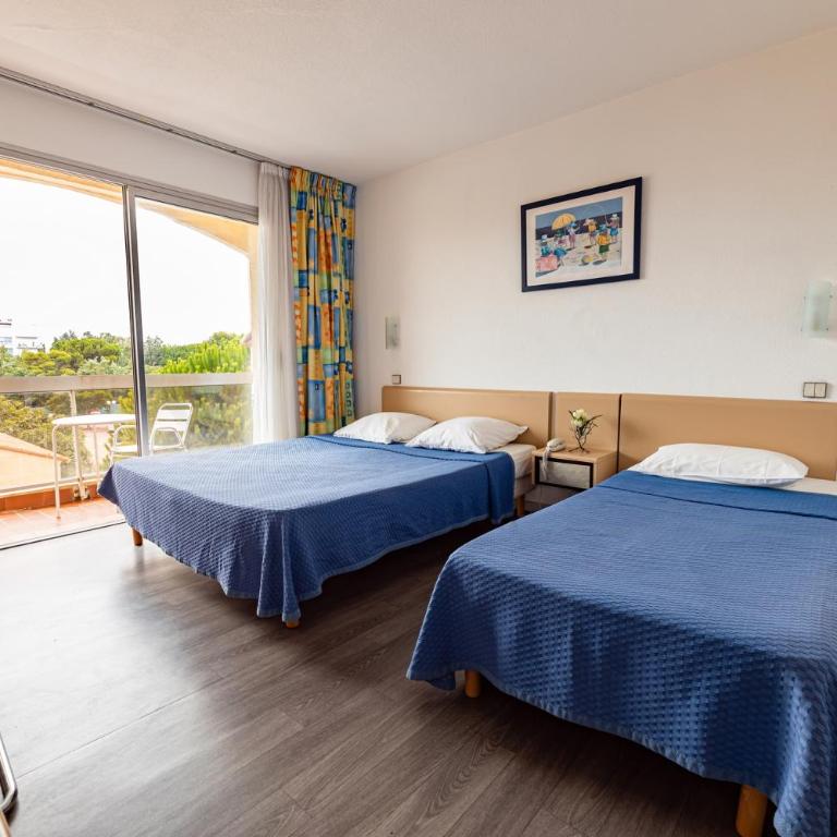 Hotel du Port - Chambre Triple (1 Lit Double et 1 Lit Simple) - 6