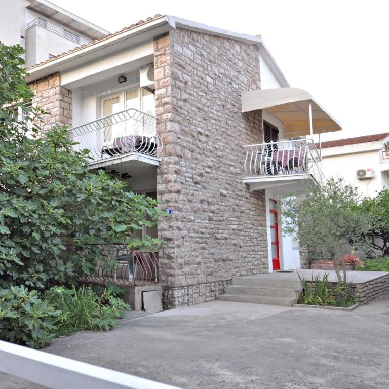 Apartments Nada - Apartment with Balcony - 9