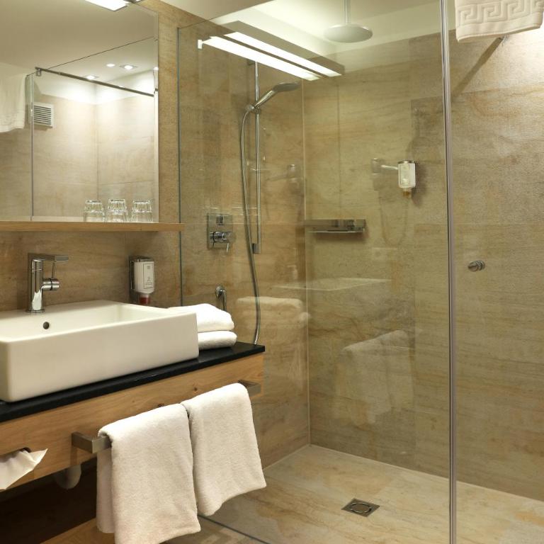 Hotel Hubertushof - Junior Suite mit Gartenblick - 1