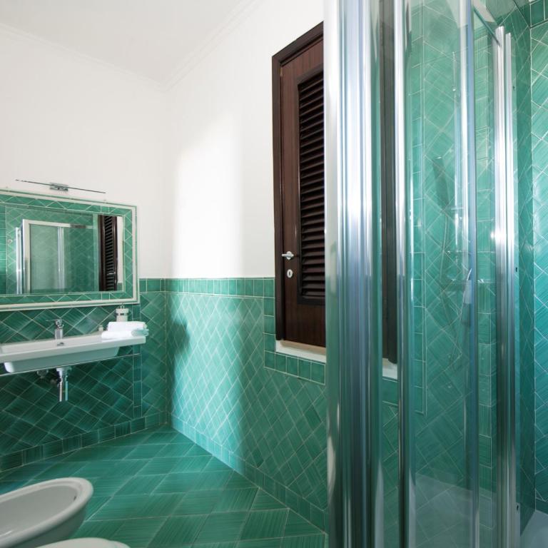 Amalfi Casamia B&B - Camera Matrimoniale Deluxe con Balcone e Vista Mare - 3