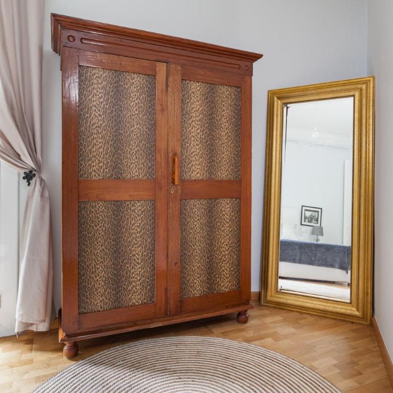 Art House Station Rocafort ´Sant Antoni´ - Three-Bedroom Apartment - 12