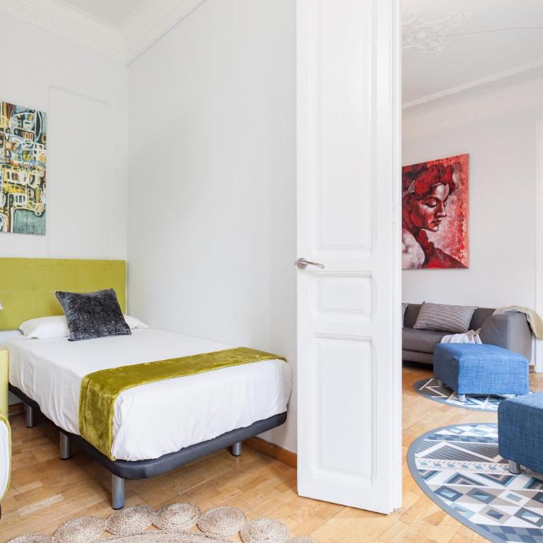 Art House Station Rocafort ´Sant Antoni´ - Three-Bedroom Apartment - 17