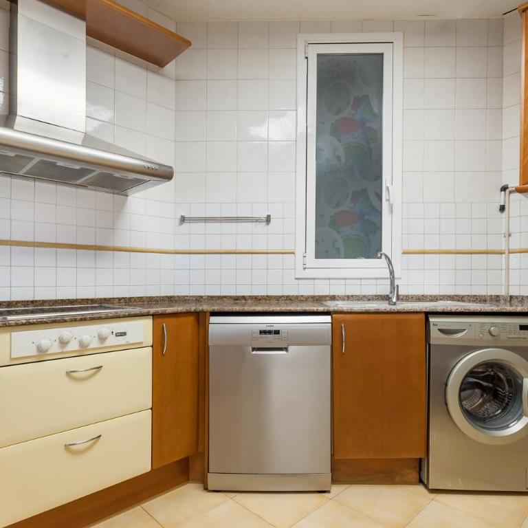Art House Station Rocafort ´Sant Antoni´ - Three-Bedroom Apartment - 22
