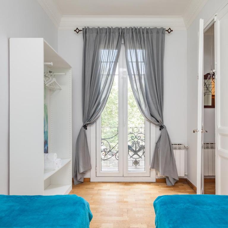 Art House Station Rocafort ´Sant Antoni´ - Three-Bedroom Apartment - 24