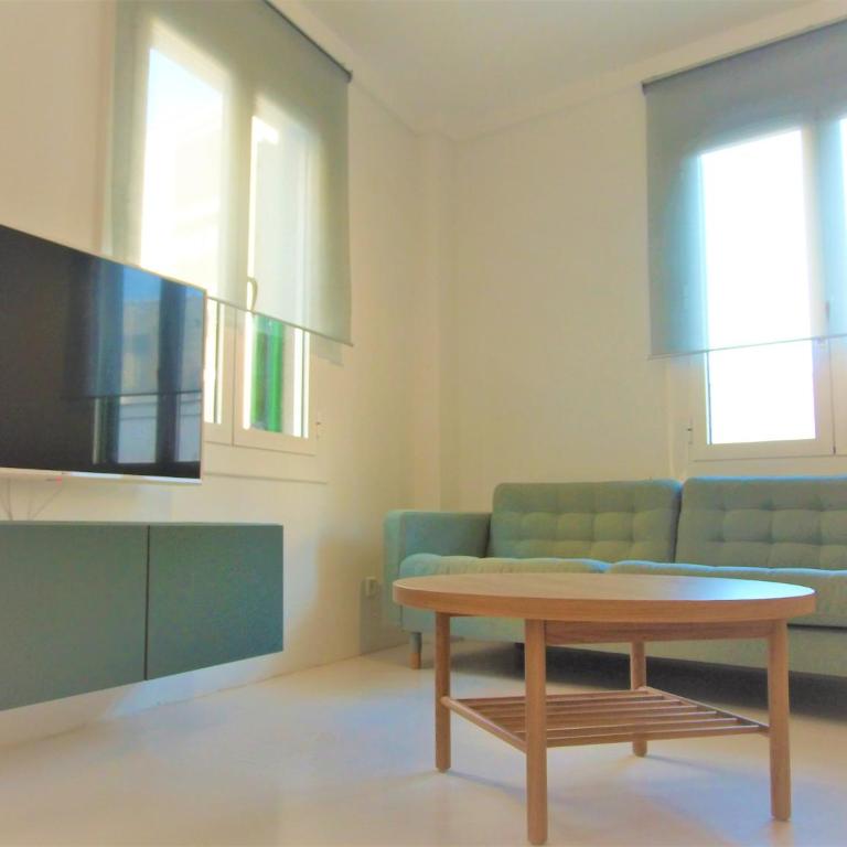 ALOHALACANT II Piso en la Playa y en el Ayuntamiento - Two-Bedroom Apartment - 1