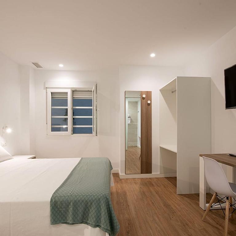 Hostal Beach - Habitación Doble Deluxe - 5