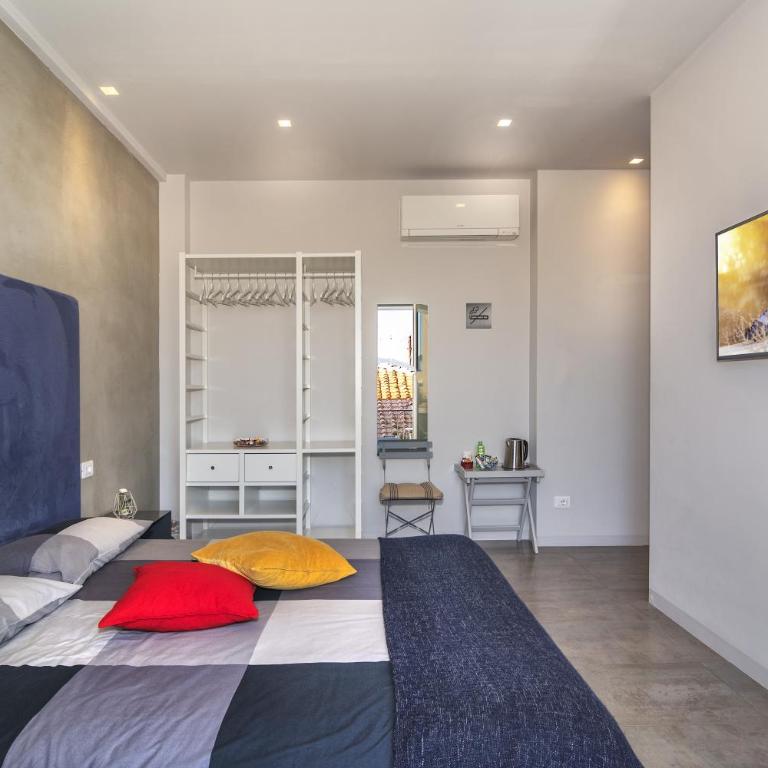 Mediceo 42 - Deluxe Double Room with Balcony - 4