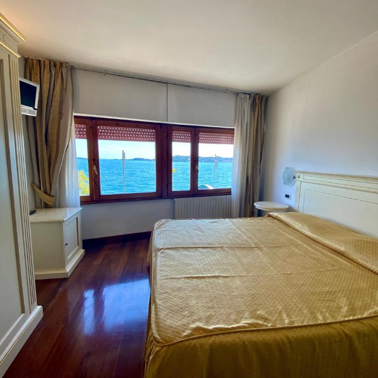 Camere Al Veliero - Camera Matrimoniale con Vista Lago - 3