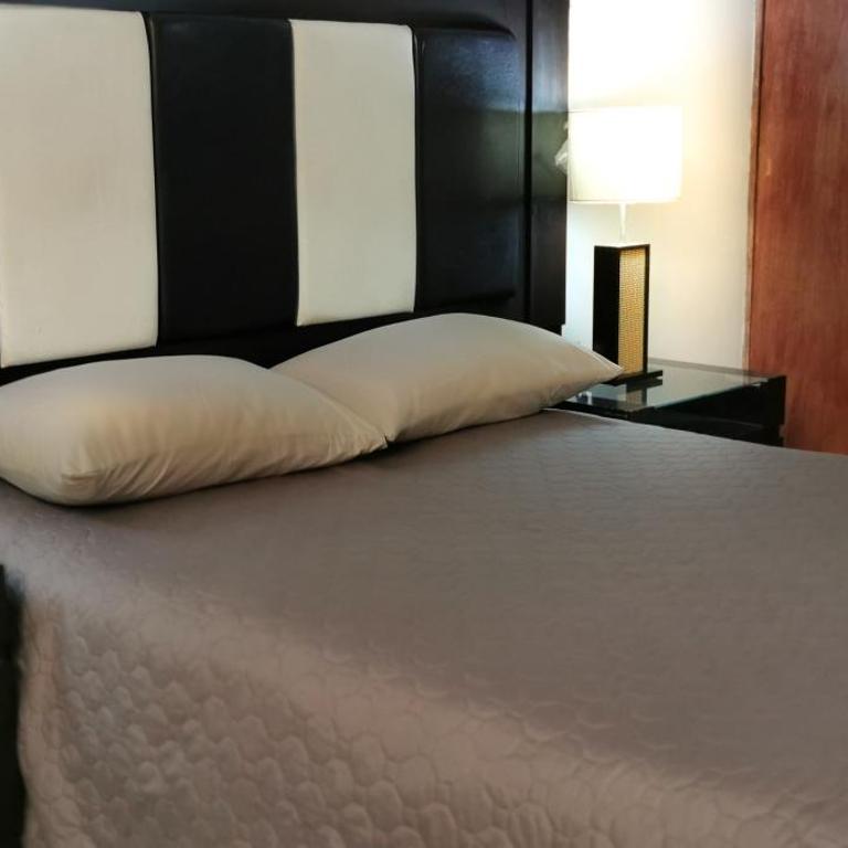 Dahlia House in Querétaro City - Three-Bedroom House - 33