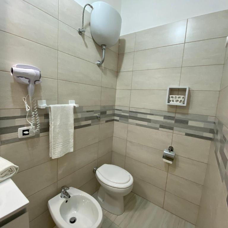 B&B Enjoy Happyness - Camera Matrimoniale con Bagno Privato - 22