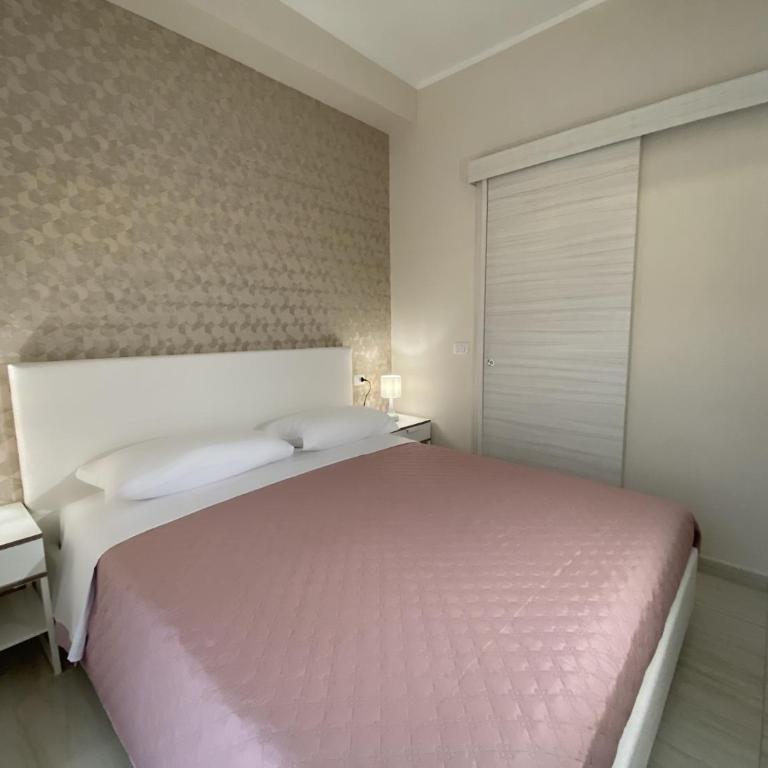 B&B Enjoy Happyness - Camera Matrimoniale con Bagno Privato - 14
