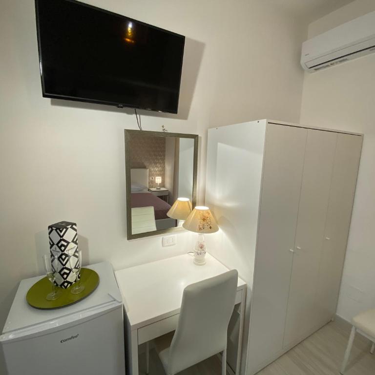 B&B Enjoy Happyness - Camera Matrimoniale con Bagno Privato - 17