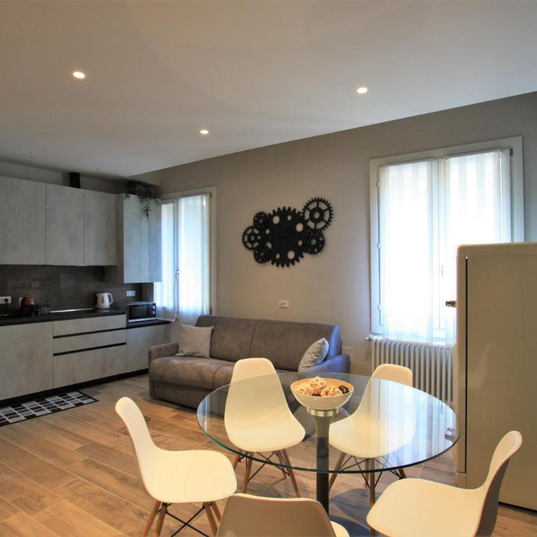 Magno Luxury Apt Canal View - Two-Bedroom Deluxe Apartment - 15