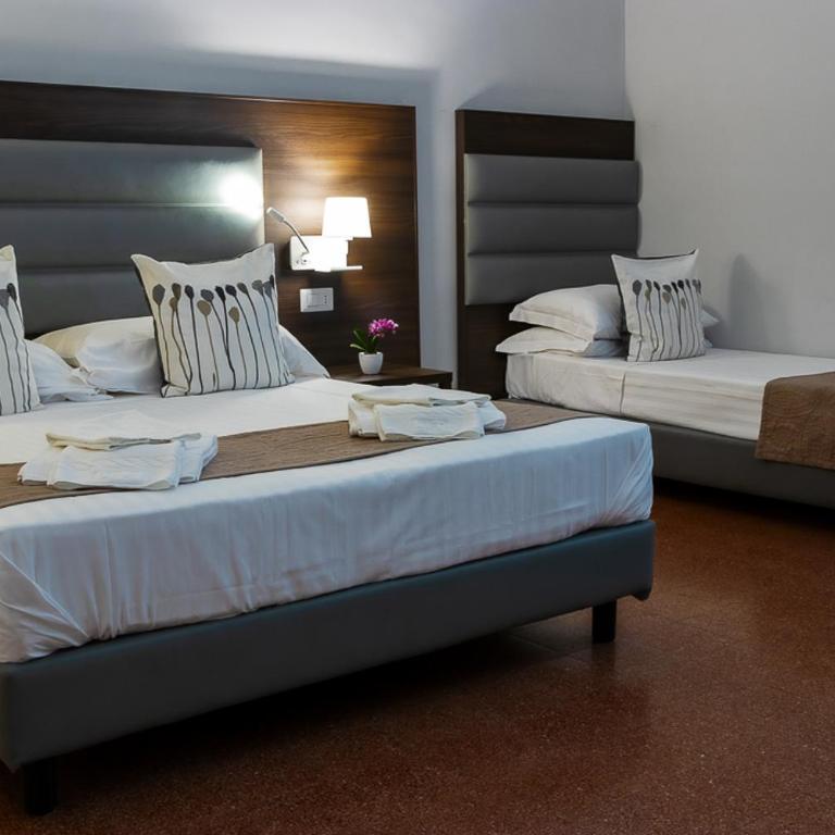 Re Vittorio De Luxe - Executive Triple Room - 1