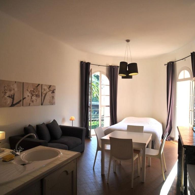 Appartement au Château Maravenne - Maison 1 Chambre - 1