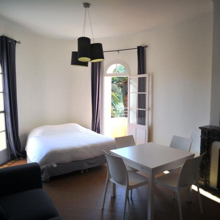 Appartement au Château Maravenne - Maison 1 Chambre - 2