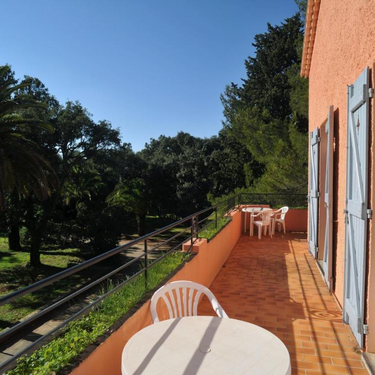 Appartement au Château Maravenne - Maison 1 Chambre - 4