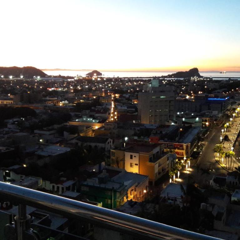 Suite Chiametlan Cerro de la Neveria MZ - Three-Bedroom Apartment - 13