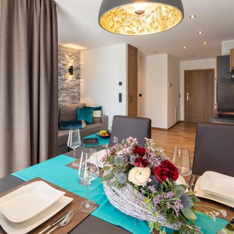 FOR MOMENTS Apartments & Spa - Deluxe Apartment mit Balkon und 2 Schlafzimmern - 3