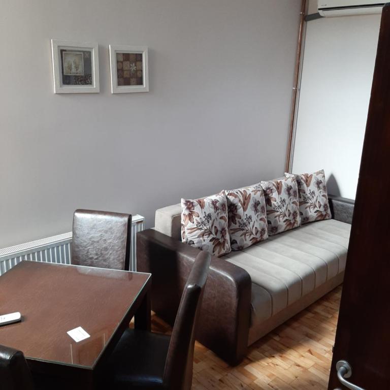 Apartmani Radulović - Apartment with Garden View - 3