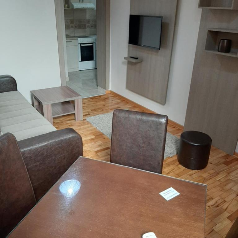 Apartmani Radulović - Apartment with Garden View - 4