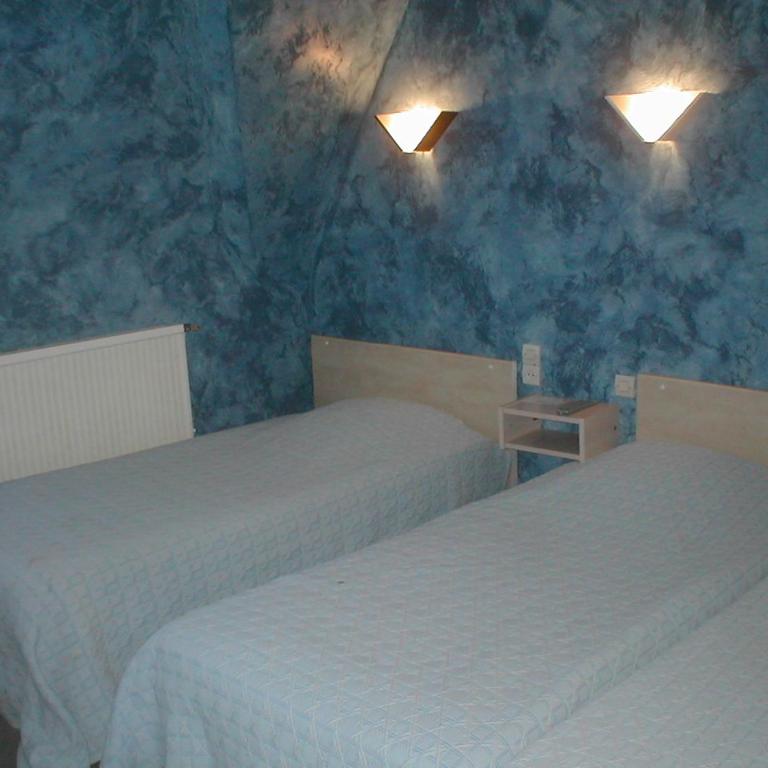 Hôtel La Champagne Ardenne Cabourg - Habitación Cuádruple Estándar - 1