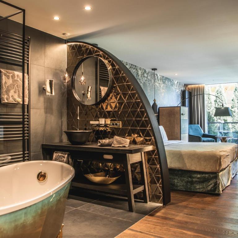 Alpin Garden Luxury Maison & SPA - Adults Retreat - Suite Junior con Vista Montagna - 1