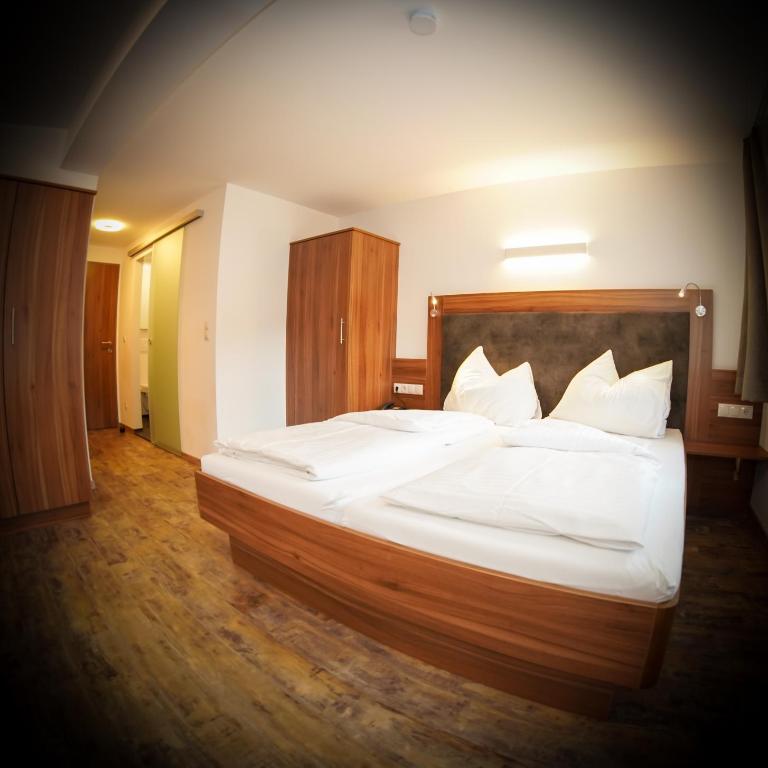 der Steinerwirt - B&B in bester Lage - Dreibettzimmer - 13
