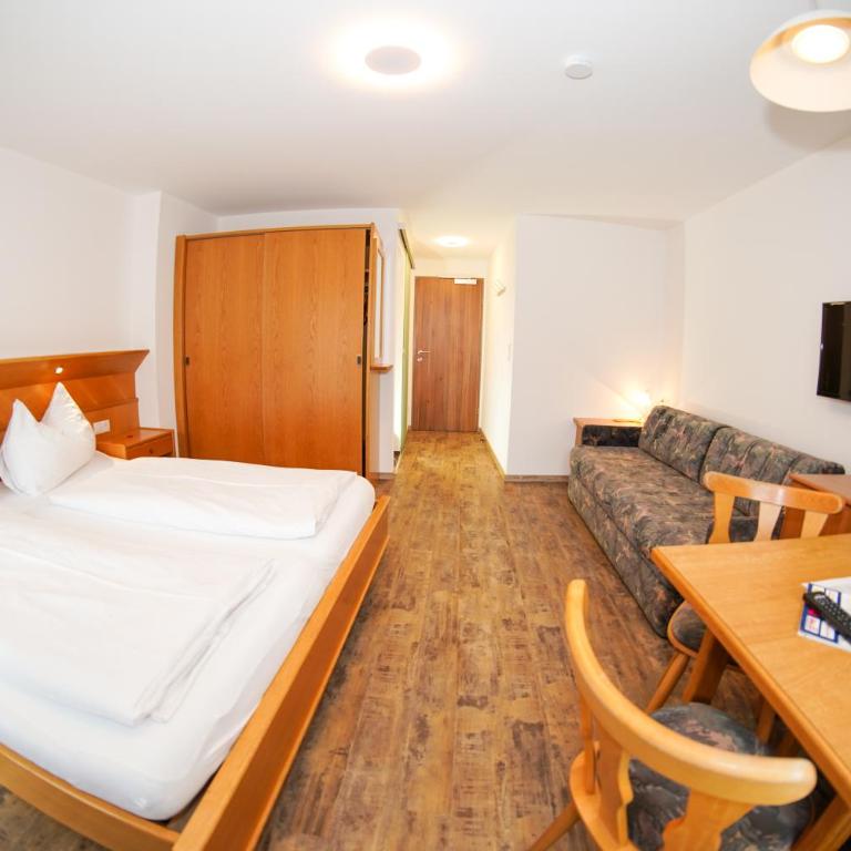 der Steinerwirt - B&B in bester Lage - Dreibettzimmer - 2