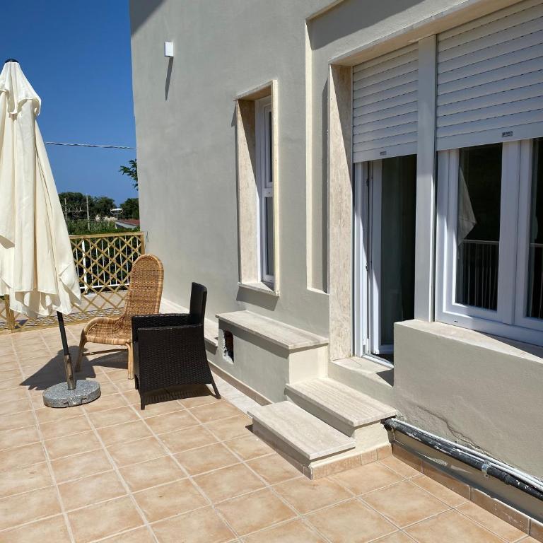 Acquaviva Experience B&B - Camera Matrimoniale con Balcone e Vista Mare - 4