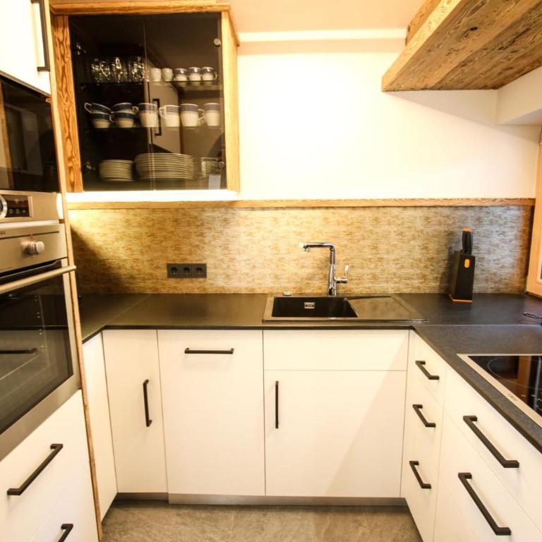 Enzian Wohnung A - Three-Bedroom Apartment - 8